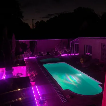  Vacation With Pool In Seusslitzer Grundool